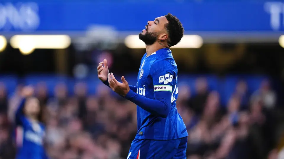 Chelsea recibe multa millonaria y sanción en traspasos por irregularidades en sus fichajes