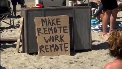 VIDEO: Trabajadores remotos convierten la arena de Pacific Beach en oficina frente al mar