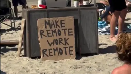 VIDEO: Trabajadores remotos convierten la arena de Pacific Beach en oficina frente al mar