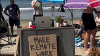 VIDEO: Trabajadores remotos convierten la arena de Pacific Beach en oficina frente al mar