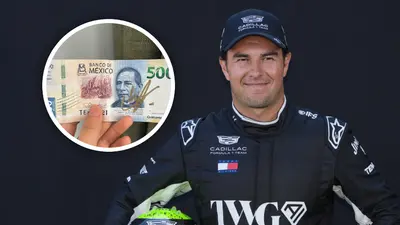 Checo Pérez firma billete de 500 pesos; fan le regala monedas de cinco y 10 pesos