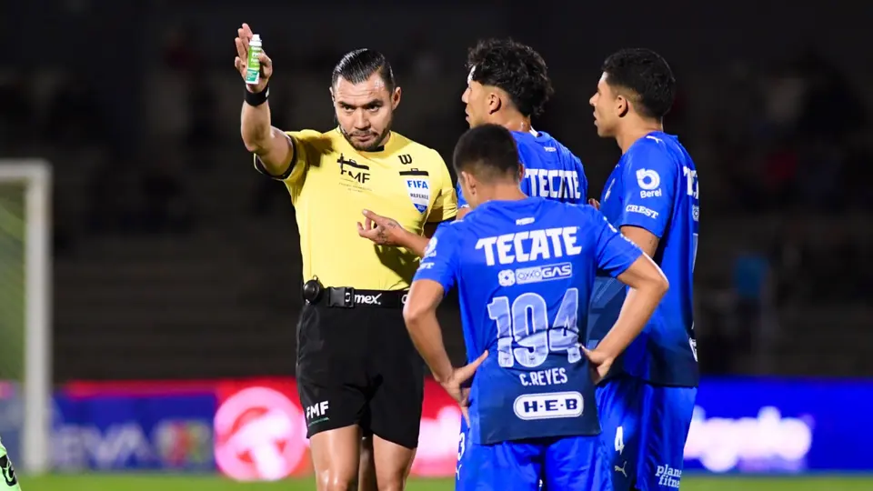 Marco Antonio 'Gato' Ortiz en un juego de Cruz Azul | MEXSPORT