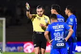 Acusan al 'Gato' Ortiz de 'recibir ordenes' durante el Juárez vs Rayados