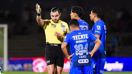 Acusan al 'Gato' Ortiz de 'recibir ordenes' durante el Juárez vs Rayados