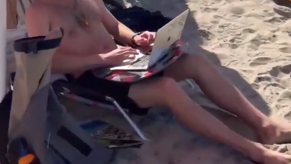 La escena parecía más un día de vacaciones que una jornada laboral. / X