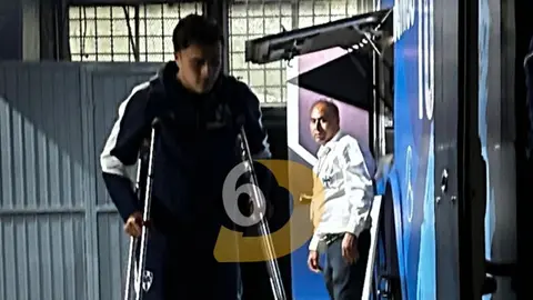 Iker Fimbres en muletas tras el partido entre Juárez y Monterrey | Multimedios Deportes