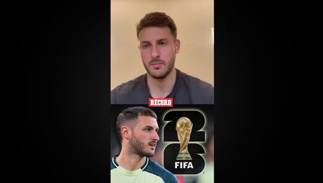 Santi Giménez ya olvidó Qatar 2022 y se ve titular ante Sudáfrica