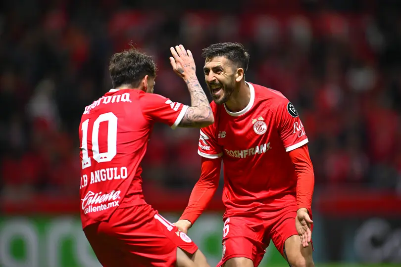 Paulinho en celebración con Toluca en el partido de ida contra LA Galaxy en la Copa de Campeones Concacaf | MEXSPORT