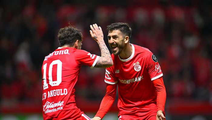 Paulinho en celebración con Toluca en el partido de ida contra LA Galaxy en la Copa de Campeones Concacaf | MEXSPORT
