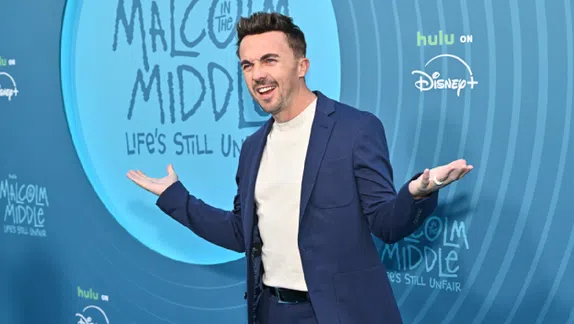 Frankie Muniz sufre fuerte accidente en NASCAR el día del reestreno de "Malcolm el de en medio"