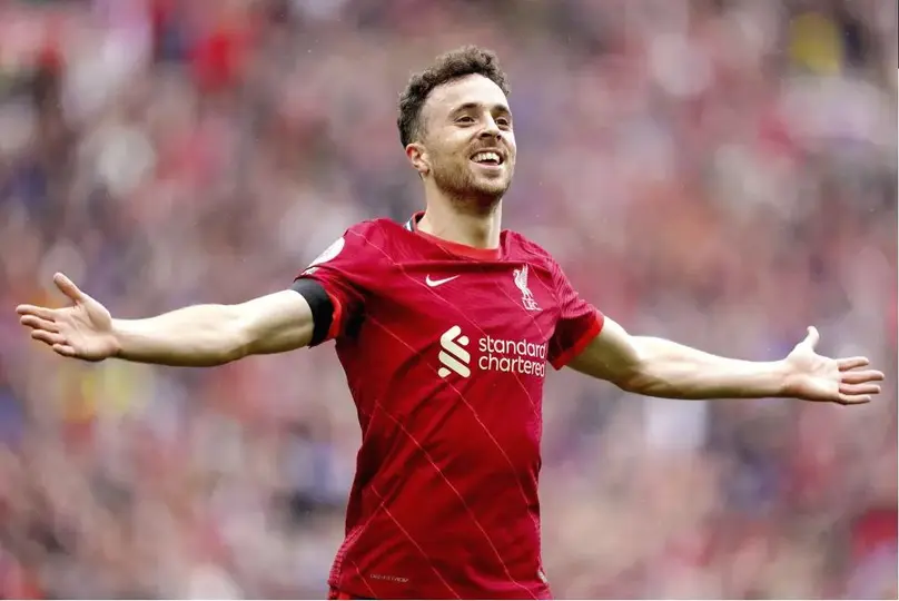 Diogo Jota celebrando con Liverpool l AP