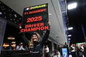 Doriane Pin en celebración tras coronarse en la F1 Academy | AFP