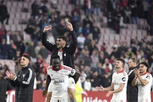 Jugadores de Sevilla celebran el triunfo contra Atlético de Madrid en LaLiga | AFP
