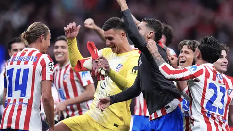 Jugadores del Atlético de Madrid celebran el pase a Semifinales de Champions League l AP