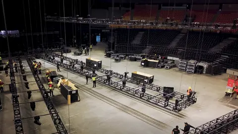 Las barras de cargas están llenas de luces LED y el escenario contará con pantallas gigantes / Especial
