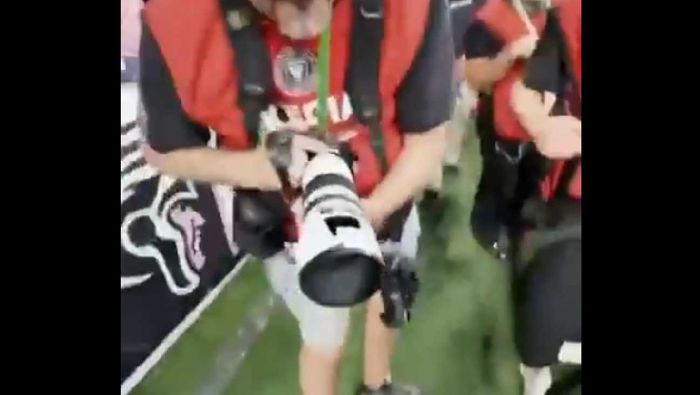 Messi rompió el lente de un fotÓgrafo | CAPTURA