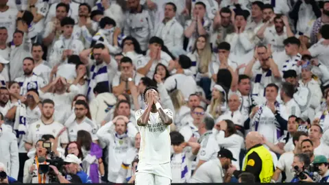 Vinicius Jr. en lamento tras la derrota de Real Madrid contra Bayern Munich en Champions League | AP