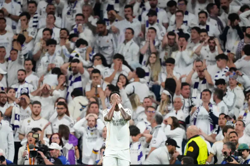 Vinicius Jr. en lamento tras la derrota de Real Madrid contra Bayern Munich en Champions League | AP