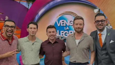 Frankie Muniz, Justin Berfield y Christopher Masterson desataron euforia entre fans en TV Azteca./ Captura de pantalla