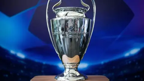 Trofeo de UEFA Champions League l AP