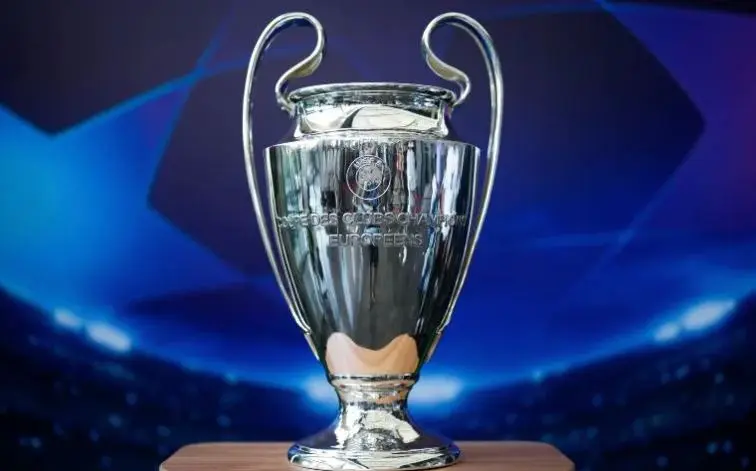 Trofeo de UEFA Champions League l AP