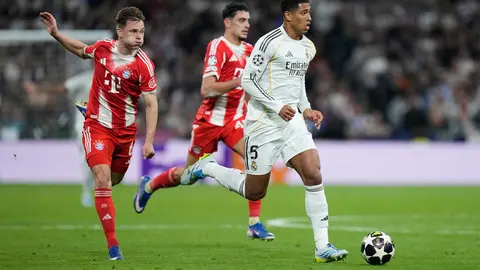 Jude Bellingham con el balón ante la marca de Joshua Kimmich l AP