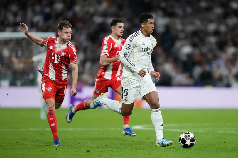 Jude Bellingham con el balón ante la marca de Joshua Kimmich l AP