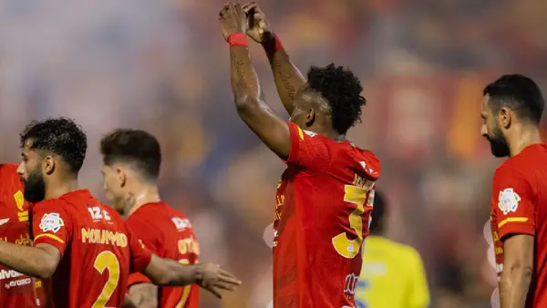 El éxito de Julián Quiñones en la Liga de Arabia: Campeón de goleo, Selección Mexicana y una mentalidad implacable