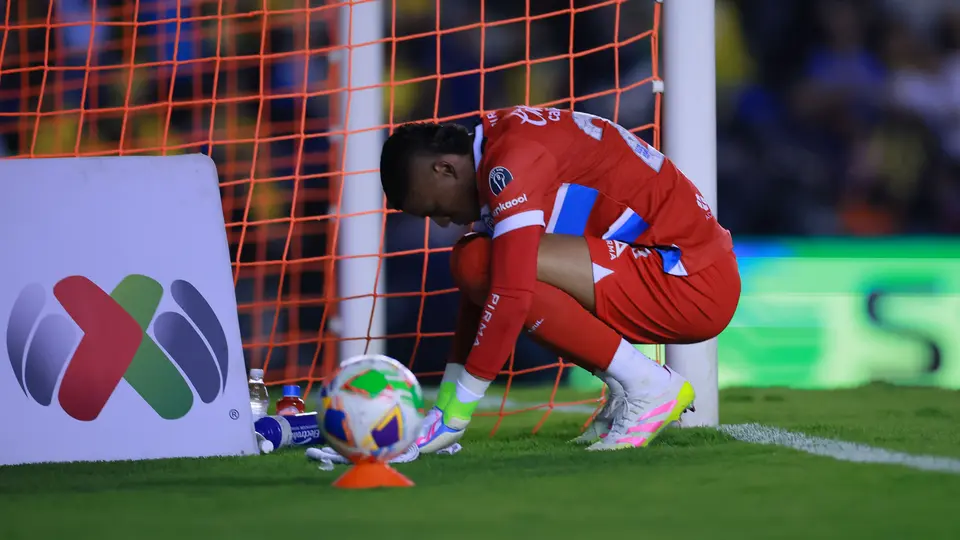 Kevin Mier se lamenta tras error contra América en el Clusura 2025 | IMAGO7