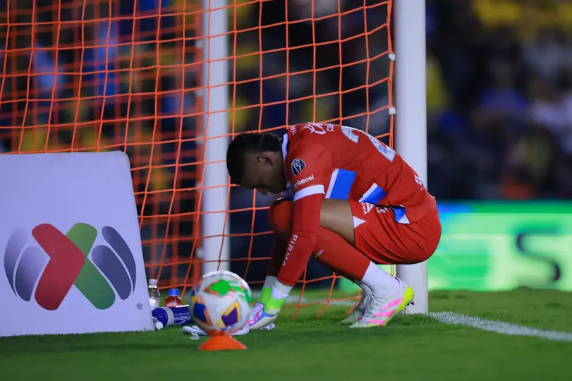 Kevin Mier se lamenta tras error contra América en el Clusura 2025 | IMAGO7