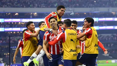 Sepúlveda aplicó la Ley del Ex y marcó ante Cruz Azul para darle ventaja a Chivas | MEXSPORT