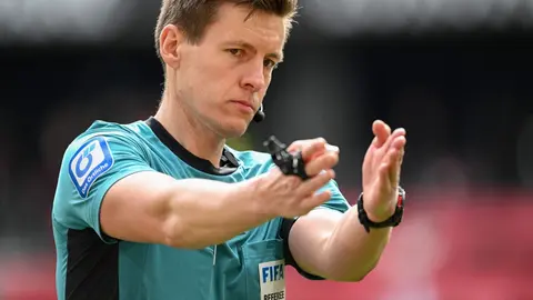 Daniel Siebert quedó fuera de la Lista de la Copa del Mundo | AFP