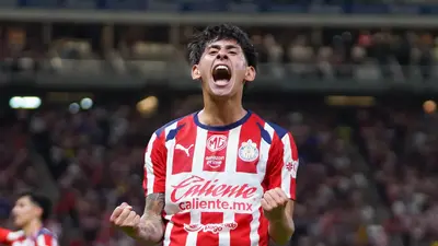 Santiago Sandoval, de la cantera al protagonismo: la historia del destacado juvenil de Chivas