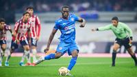 Christian Ebere marcó de penal tras una polémica marcación | MEXSPORT