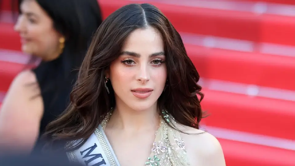 La Miss Universo acudió a la premier de la película  francesa La Vie D'Une Femme / IG: @fatimaboschfdz