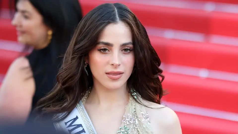 La Miss Universo acudió a la premier de la película  francesa La Vie D'Une Femme / IG: @fatimaboschfdz