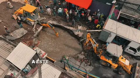 Un socavón que se tuvo que hacer para llegar a la tubería afectada en Iztapalapa / Especial