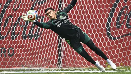 Oswaldo Sánchez ve a Tala Rangel con la calidad para ser titular en el Mundial