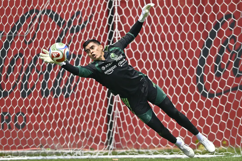 Raúl 'Tala' Rangel, durante el entrenamiento de la Selección Nacional de México | IMAGO7
