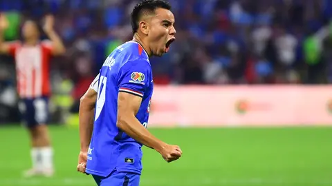 Charly Rodríguez marcó un golazo para empatar el partido en el primer tiempo | MEXSPORT