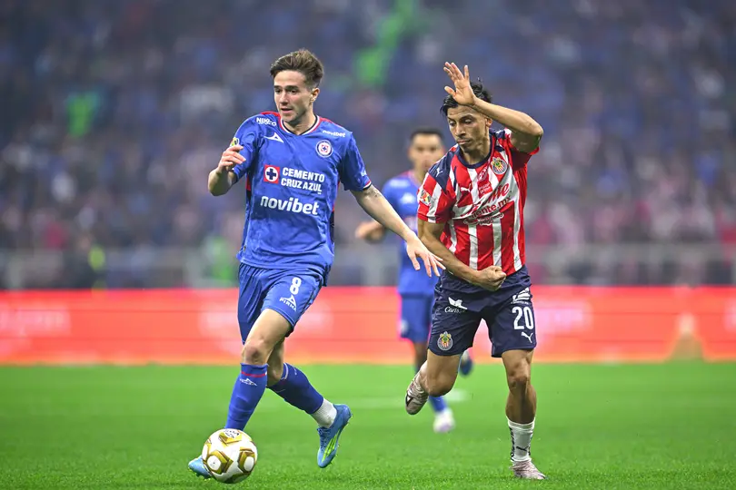Palavecino y Sepúlveda en la Semifinal de Inda entre Cruz Azul y Chivas |MEXSPORT