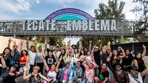 Llegar al festival se puede hacer también por Metro o Metrobús, como mejor te convenga / FB: @TecateEmblema
