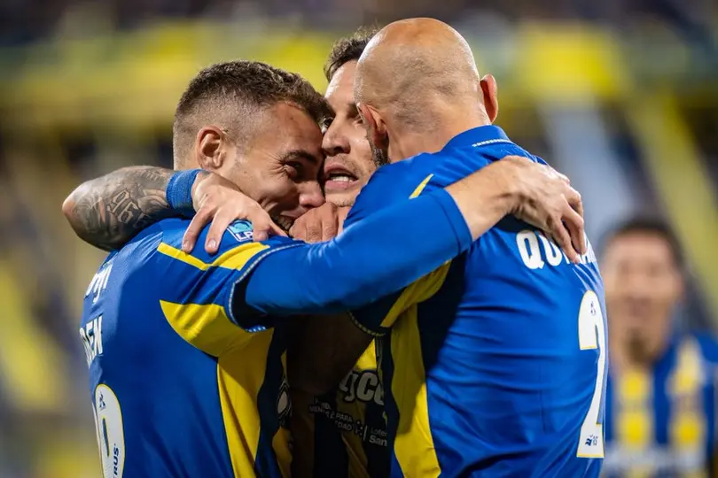 Jugadores de Rosario Central festejando un gol | x: @RosarioCentral