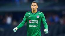 Revientan a Kevin Mier en la felicitación de Cruz Azul: “Hay que regalarle manos al cumpleañero”