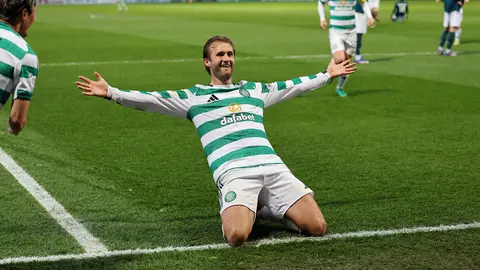 Julián Araujo cerca de ser campeón con el Celtic