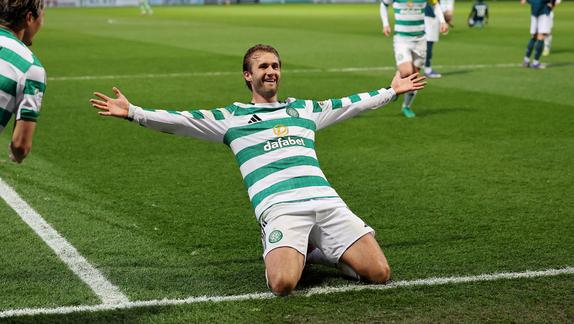 Julián Araujo cerca de ser campeón con el Celtic