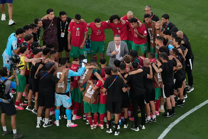 Mohamed Ouahbi y los jugadores de Marruecos | AP