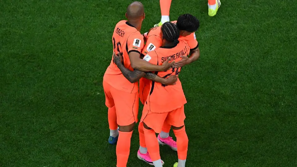 Países Bajos celebrando gol ante Japón | AP
