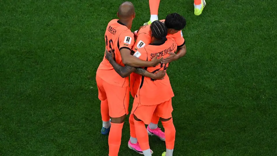 Países Bajos celebrando gol ante Japón | AP