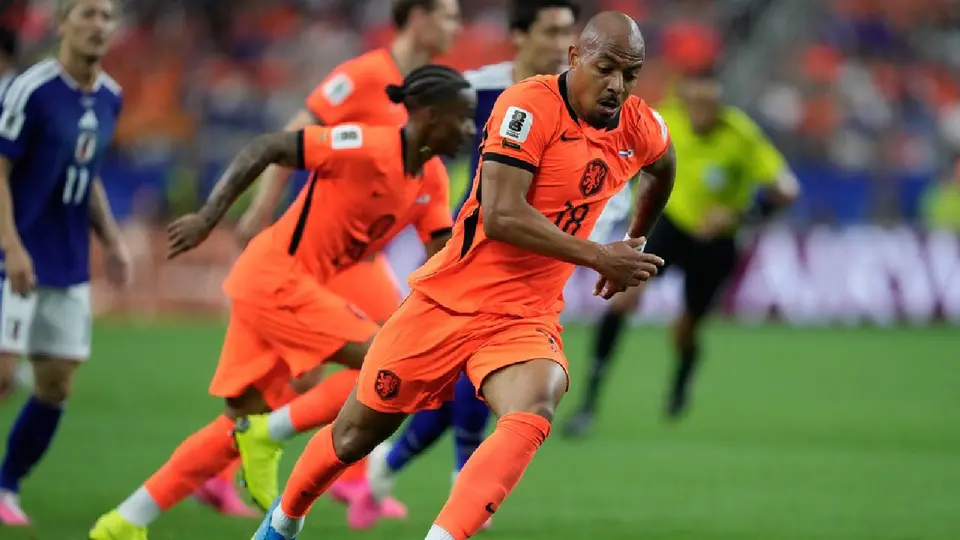Países Bajos se acerca al gol ante Japón l AP